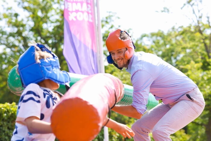 Extra's naast het traineeship jeugdprofessional: Careflexer actief op een festival